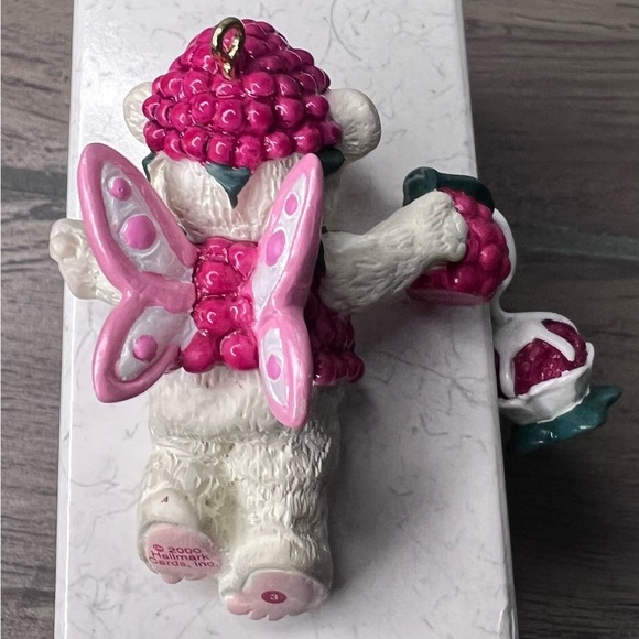 Hallmark 2001 NEW “Raspberry” Fairy Berry Bears 3rd series Springtime Ornament - Picture 4 of 8